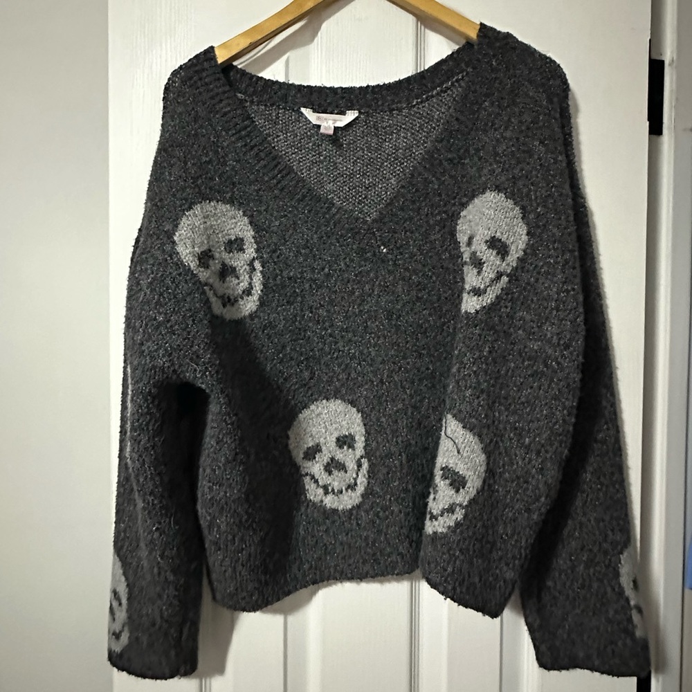 5 for $20🛍️🔵 Women’s V-Neck Scull Sweater. Size XXL - Picture 3 of 4